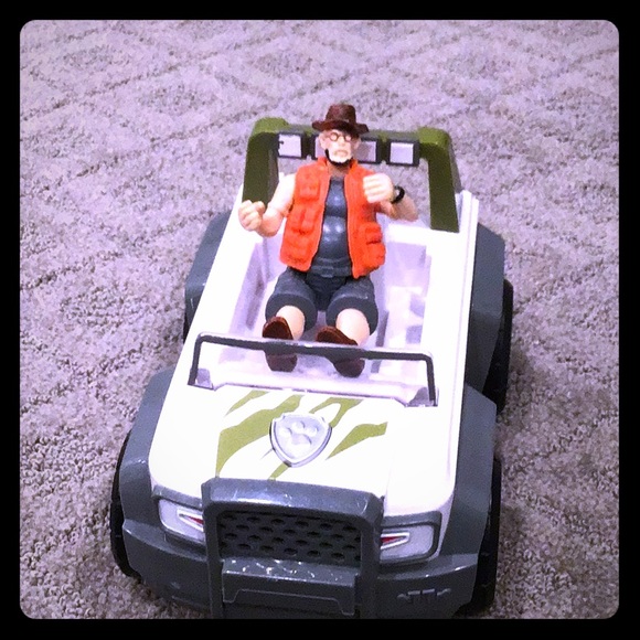 Jurassic park figure and car - Picture 1 of 4